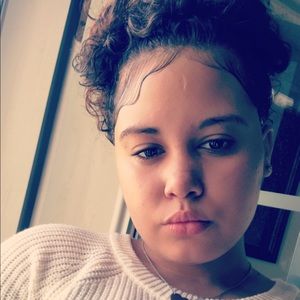 Meet your Posher, Kayla